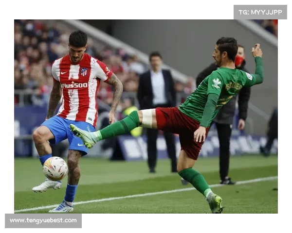 西甲352阵型战术解析与球队应用策略探讨 西甲352阵型战术解析与球队应用策略探讨